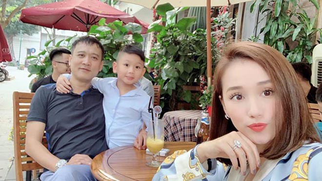 Chồng doanh nhân lớn hơn 12 tuổi, ngại lộ diện trước đám đông của Lã Thanh Huyền là ai? - Ảnh 6.