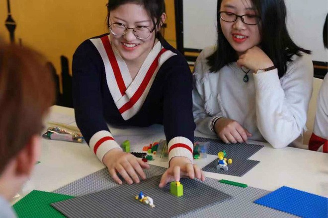 Trường Đại học Trung Quốc tích hợp LEGO vào giảng dạy các môn học trừu tượng - Ảnh 3.