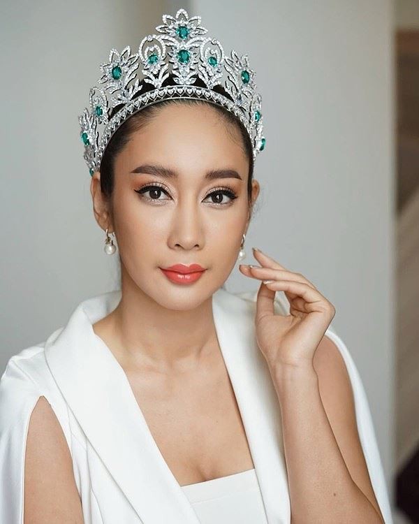 Người đẹp lộ ảnh thác loạn đăng quang Hoa hậu Trái đất Thái Lan 2019 gây phẫn nộ - Ảnh 1.