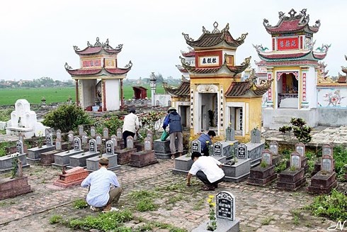 Bài văn khấn khi đi tảo mộ chuẩn nhất trong Tiết Thanh minh - Ảnh 2.