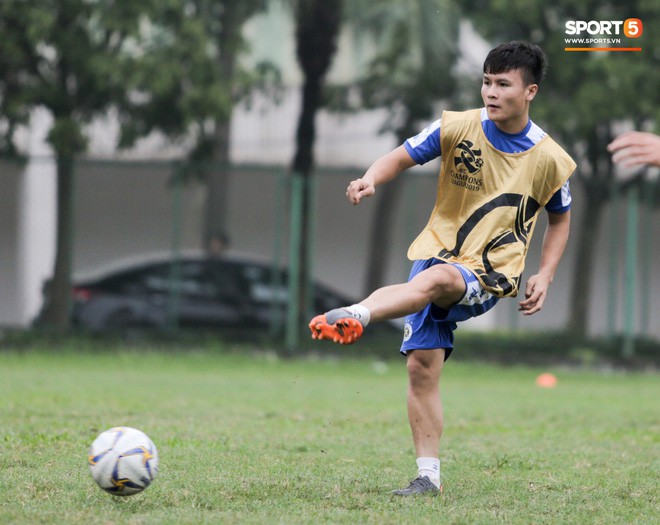 Hàng loạt tuyển thủ Việt Nam được yêu mến lỡ hẹn đại chiến Hà Nội FC – SLNA - Ảnh 1.