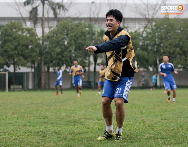 Hàng loạt tuyển thủ Việt Nam được yêu mến lỡ hẹn đại chiến Hà Nội FC – SLNA - Ảnh 3.