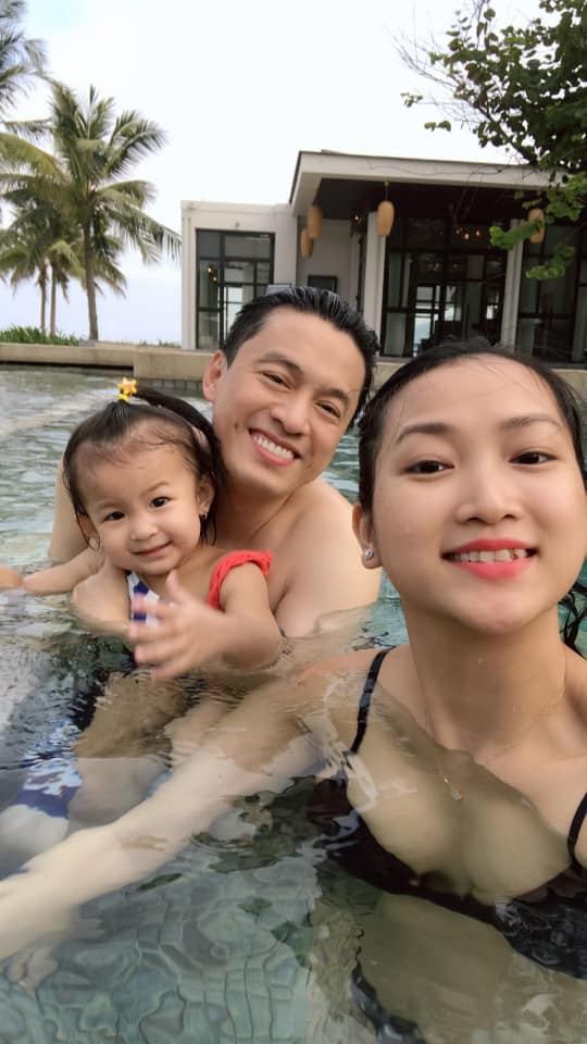 Vợ chồng Lam Trường kỷ niệm 9 năm bên nhau nhưng loạt ảnh của siêu mẫu bikini này mới gây chú ý - Ảnh 9. Vợ chồng Lam Trường kỷ niệm 9 năm bên nhau nhưng loạt ảnh của siêu mẫu bikini này mới gây chú ý - Ảnh 9.