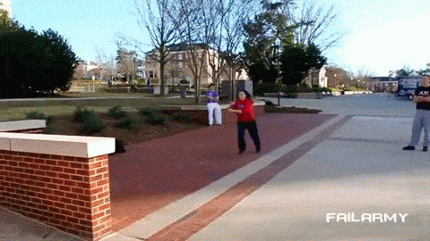 Những tình huống tai nạn hài hước cười bể bụng, nạn nhân thì ngượng chín mặt còn người xem thì nhìn thôi cũng thấy đau ê ẩm - Ảnh 10. Những tình huống tai nạn hài hước cười bể bụng, nạn nhân thì ngượng chín mặt còn người xem thì nhìn thôi cũng thấy đau ê ẩm - Ảnh 10.