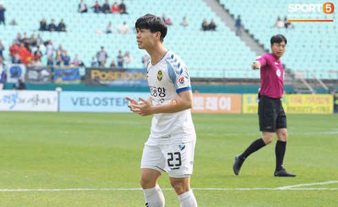 Bình luận viên Hàn Quốc: Công Phượng không phù hợp với lối chơi của Incheon United - Ảnh 1.