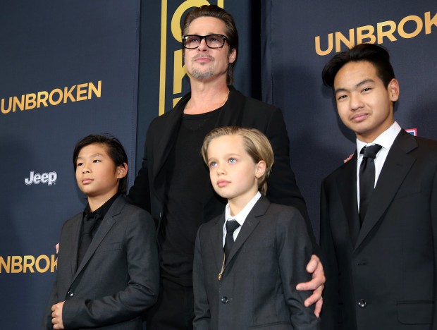 Ly hôn Brad Pitt chưa xong, Angelina Jolie đã dính phải tin đồn hẹn hò lén lút cùng đối tượng cũ - Ảnh 4.