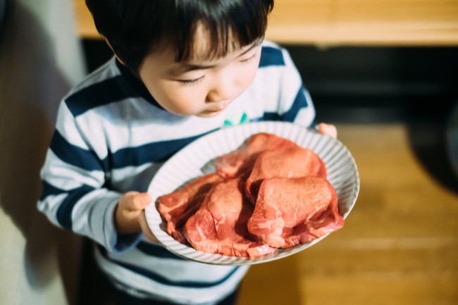 Bộ ảnh em bé Nhật Bản đáng yêu làm tan chảy người xem, thế nhưng lại ẩn chứa câu chuyện cảm động đầy nước mắt đằng sau - Ảnh 7.