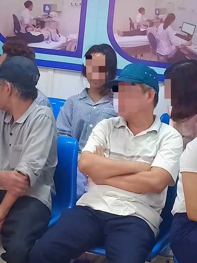 Hé lộ nguyên nhân nữ sinh lớp 11 ở Quảng Ninh bị đánh hội đồng phải nhập viện - Ảnh 1.