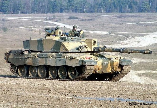 [ẢNH] Lô cốt di động Challenger 2 sống sót sau khi trúng... 70 phát đạn chống tăng - Ảnh 4.