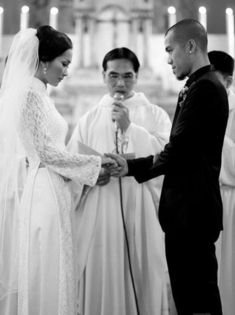 Út Ráng Kim Hiền: Từ nỗi đau bị chồng phản bội sau 2 tháng mặc áo cô dâu tới niềm hạnh phúc tìm thấy hoàng tử của đời mình - Ảnh 1.