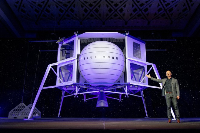 Lộ diện tàu hạ cánh Blue Moon trong đại kế hoạch trở lại bề mặt Mặt Trăng của CEO Amazon Jeff Bezos - Ảnh 1.