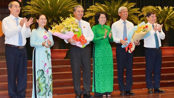 Ông Võ Văn Hoan và ông Ngô Minh Châu làm Phó Chủ tịch UBND TPHCM - Ảnh 3.