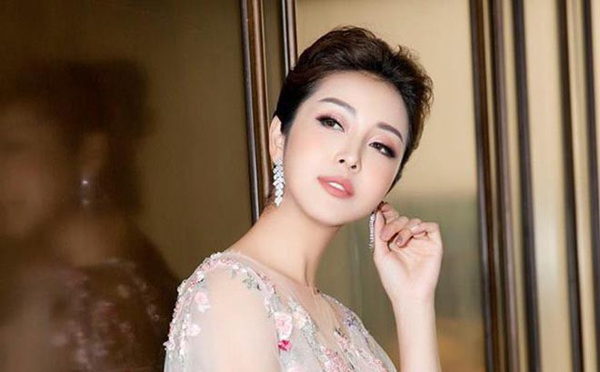 Tình hình của Jennifer Phạm sau khi đột ngột ngất xỉu, đập đầu chấn thương phải cấp cứu - Ảnh 2.