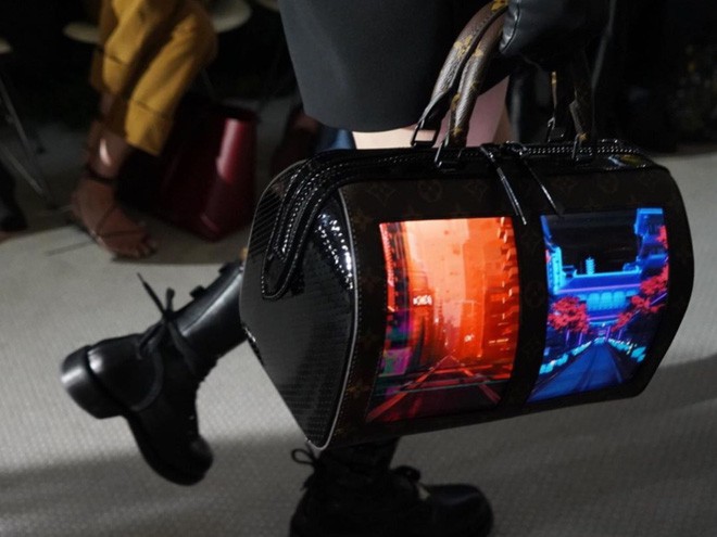 Đẳng cấp mới của Louis Vuitton: Tích hợp màn hình OLED vào túi xách, thời gian hiển thị tận 4 tiếng - Ảnh 2.