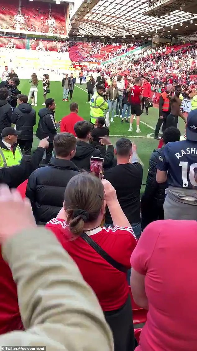 Fan MU chửi rủa, đòi đuổi Pogba khỏi Old Trafford - Ảnh 3.