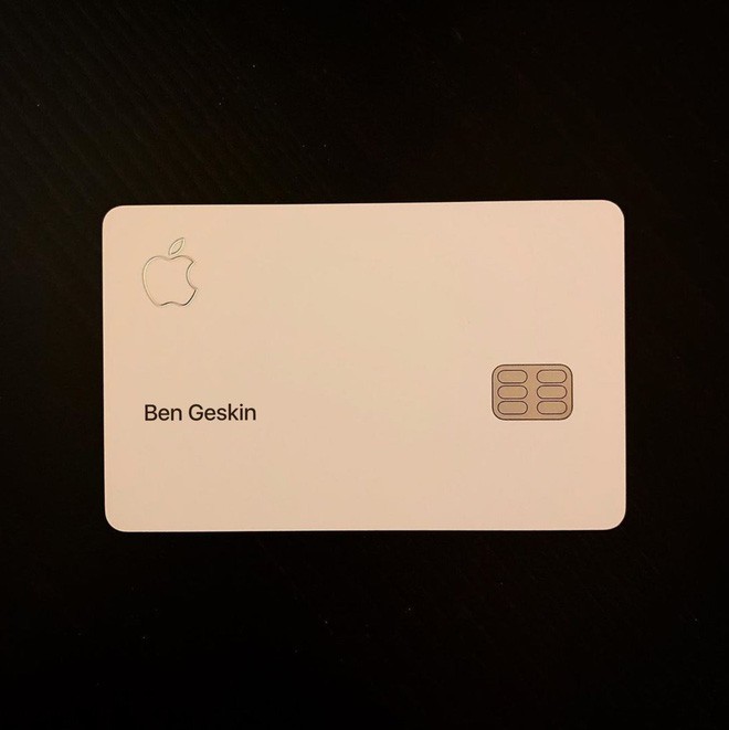 Đập hộp thẻ tín dụng Apple Card, chất liệu titan, thiết kế đơn giản và đẳng cấp - Ảnh 2.