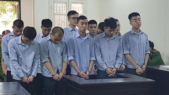 Nhóm côn đồ chém dã man nạn nhân tại bệnh viện ở Hà Nội xin giảm án - Ảnh 1.