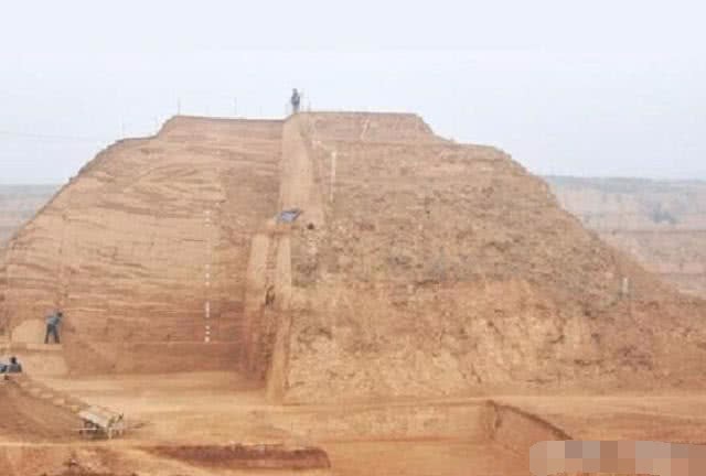 Khai quật mộ nghi của người đã ám sát Tần Thủy Hoàng, các nhà khảo cổ nhận bất ngờ lớn - Ảnh 2.