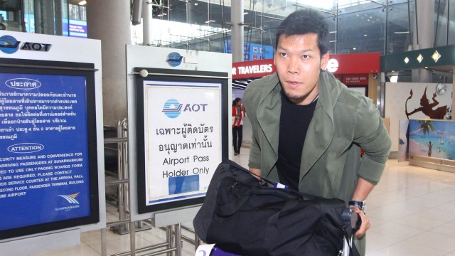 Thái Lan đón tuyển thủ nước ngoài đầu tiên về đấu Việt Nam - Ảnh 1.