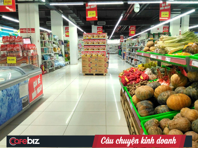Bị cạnh tranh quá khốc liệt, tập đoàn bán lẻ Pháp Auchan quyết định rời thị trường Việt Nam, đang tìm người mua tiềm năng cho chuỗi 18 siêu thị thua lỗ - Ảnh 1.