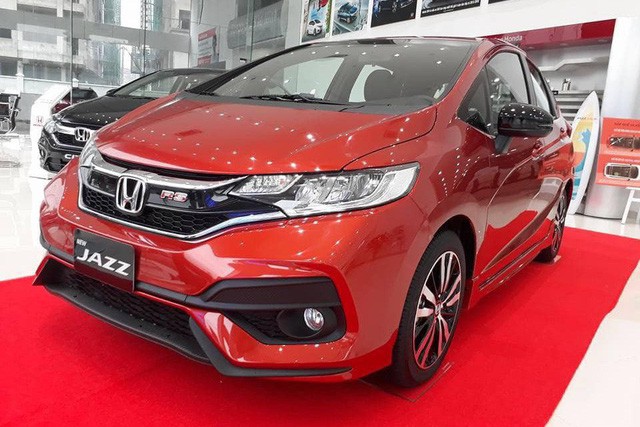 Đại lý giảm sốc 100 triệu đồng cho Honda Jazz - Ảnh 1.