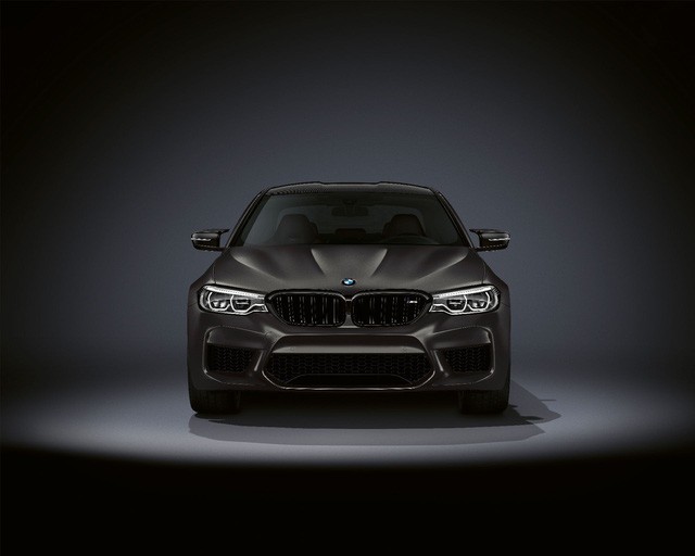 BMW trình làng M5 nội thất mạ vàng giá hạt dẻ chỉ 129.000 USD - Ảnh 1.