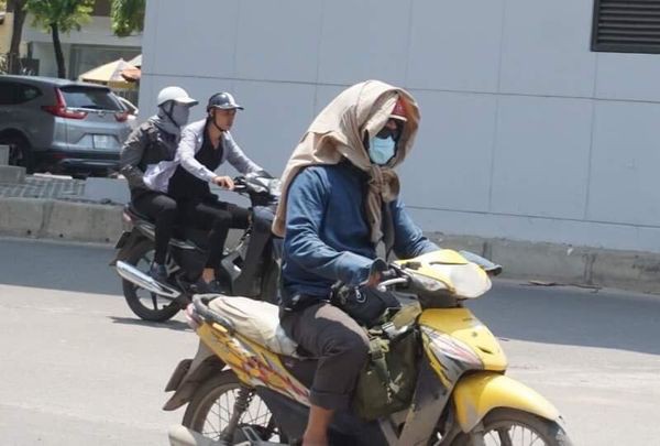 Chuyên gia cảnh báo người dân hạn chế ra đường ngày Hà Nội nắng nóng - Ảnh 2.