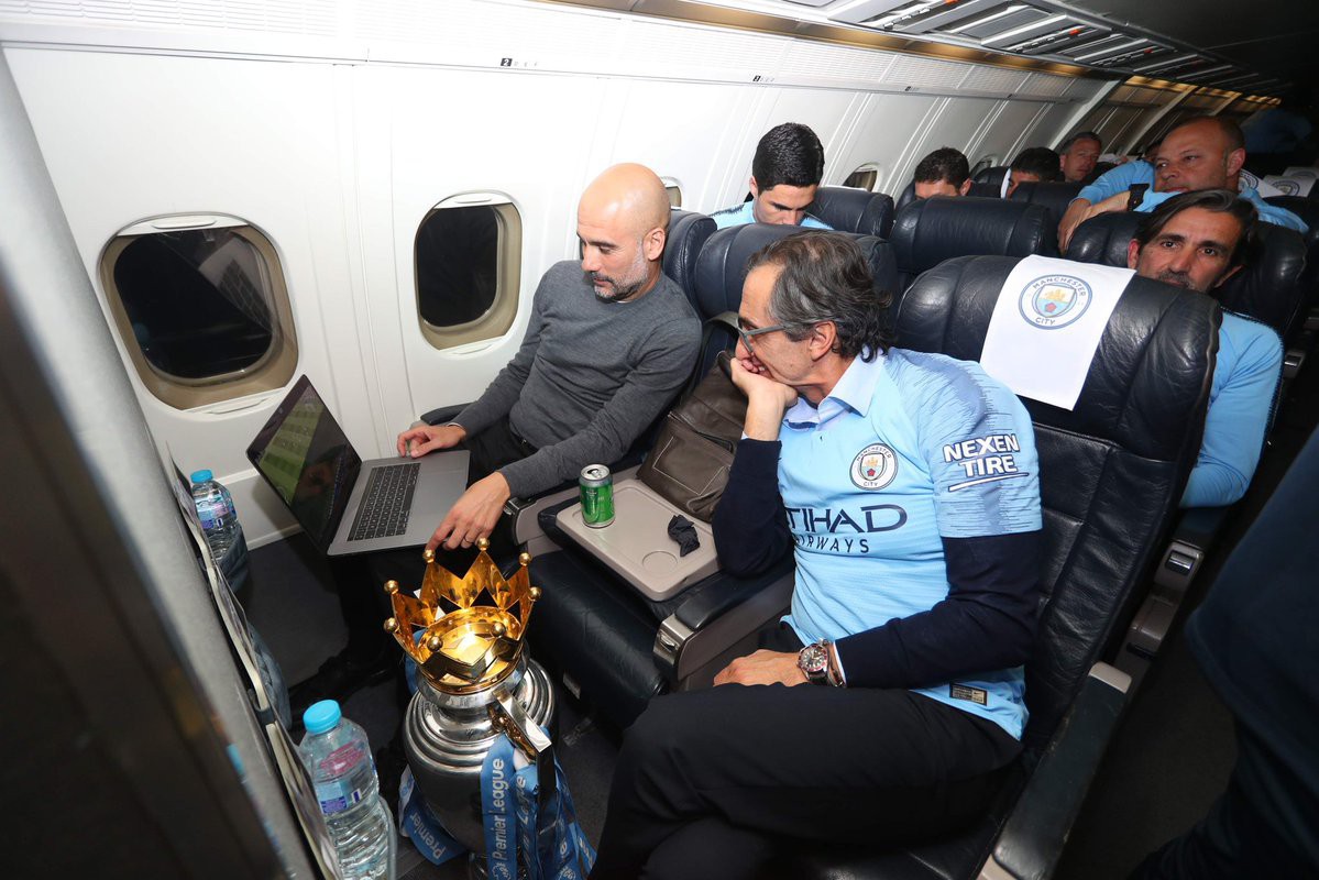 pep guardiola - Lập đại công, tiền đạo người Anh vẫn bị HLV giỏi nhất thế giới dạy một bài học và đây là điều đáng quý được dân mạng phát hiện ra - photo pep guardiola - photo 2 15582520509582025004583 - Lập đại công, tiền đạo người Anh vẫn bị HLV giỏi nhất thế giới dạy một bài học và đây là điều đáng quý được dân mạng phát hiện ra