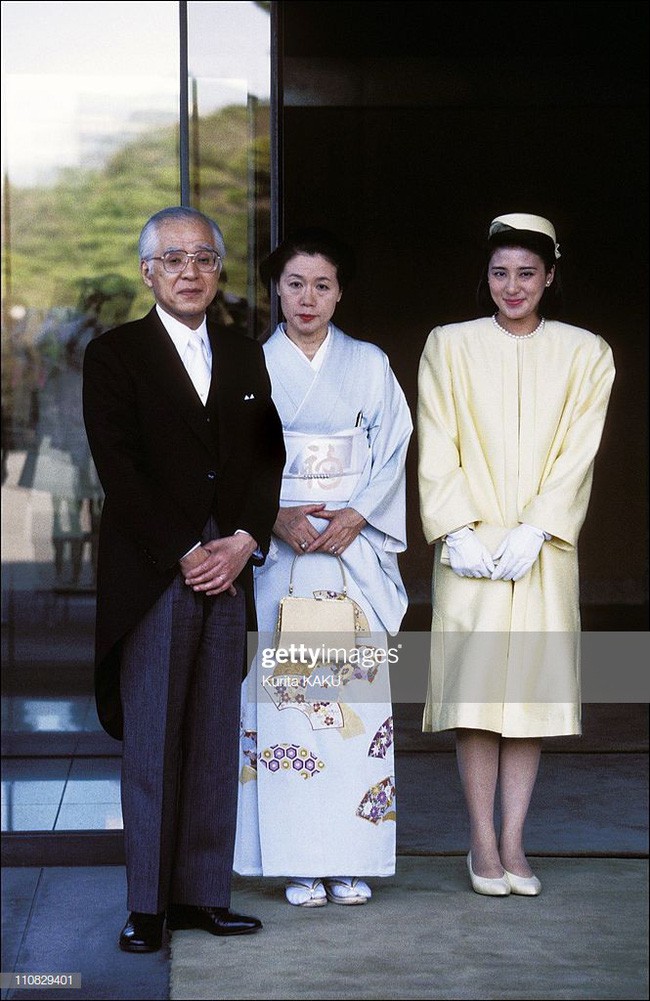 Tân Nhật hoàng Naruhito và vương phi u sầu Masako: Mối tình sét đánh, 6 năm theo đuổi, 3 lần cầu hôn và lời hứa bảo vệ em đến trọn đời - Ảnh 4.