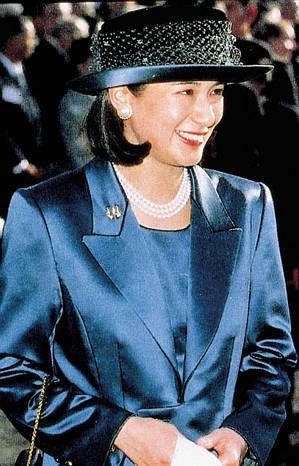 Từ nhan sắc cho đến phong cách thời trang, Hoàng Hậu Masako Owada đều toát lên khí chất của“mẫu nghi thiên hạ” - Ảnh 26.