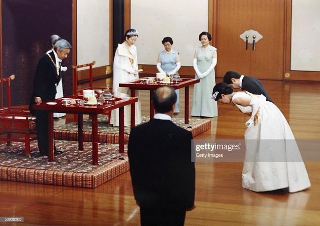 Tân Nhật hoàng Naruhito và vương phi u sầu Masako: Mối tình sét đánh, 6 năm theo đuổi, 3 lần cầu hôn và lời hứa bảo vệ em đến trọn đời - Ảnh 12.