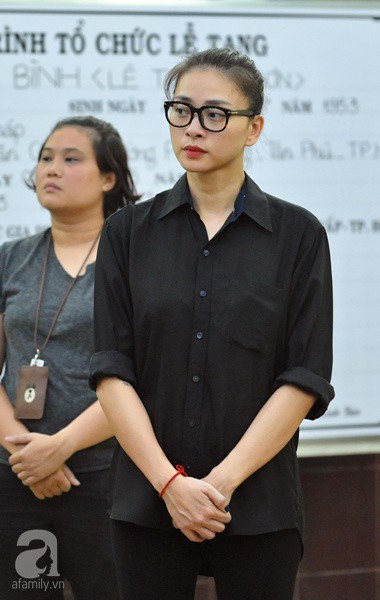 Nghệ sĩ Quyền Linh, Vân Trang mắt đỏ hoe, thẫn thờ ôn lại những kỷ niệm cùng cố nghệ sĩ Lê Bình - Ảnh 8.