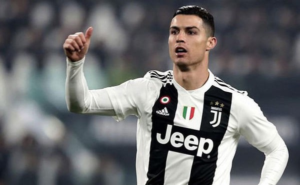 Hình ảnh Ronaldo cực đẹp cho Smartphone | Cristiano ronaldo, Juventus,  Wallpaper de futebol