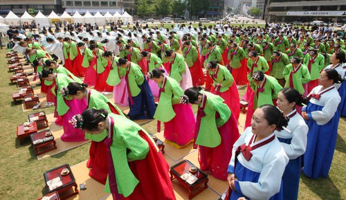 Lễ trưởng thành ở Hàn Quốc: Nghi thức đánh dấu bước ngoặt của thanh niên khi không còn phụ thuộc vào cha mẹ - Ảnh 6.