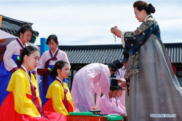 Lễ trưởng thành ở Hàn Quốc: Nghi thức đánh dấu bước ngoặt của thanh niên khi không còn phụ thuộc vào cha mẹ - Ảnh 9.