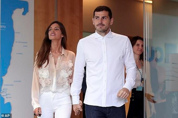 Vừa được xuất viện, thủ thành Iker Casillas lại nhận tin dữ từ vợ - Ảnh 1.