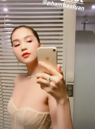 Sau bộ đầm có như không, Ngọc Trinh tái xuất táo bạo hơn, netizen bình luận: Trông giống bikini quấn khăn tắm - Ảnh 5.
