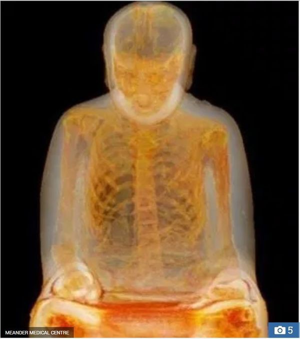 Tượng Phật 1.000 năm tuổi chứa xác ướp nhà sư chết trong thiền định - Ảnh 2.