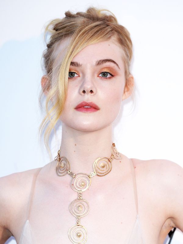 Giám khảo trẻ nhất lịch sử Cannes Elle Fanning: Đẹp vô thực, từ bóng của chị gái thành cô tiên nước Mỹ quyền lực - Ảnh 14.