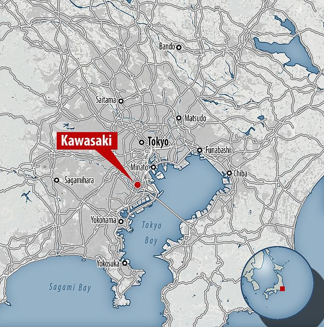 Sáng nay, ít nhất 19 người bị thương, trong đó có 8 em học sinh trong vụ đâm dao điên cuồng tại trạm xe buýt gây rúng động Nhật Bản - Ảnh 2.