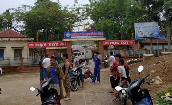 Vụ thanh niên xông vào trường đâm 5 học sinh và giáo viên: Một học sinh bị đâm thấu phổi - Ảnh 3.