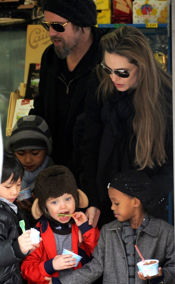 Dù được mẹ Angelina tổ chức tiệc sinh nhật nhưng Shiloh Pitt vẫn muốn được ăn mừng cùng bố Brad Pitt - Ảnh 3.