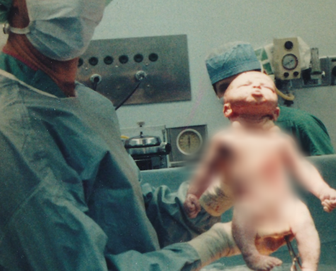 Mỹ: Bác sĩ lấy tinh trùng của chính mình để chữa vô sinh cho bệnh nhân nữ, 30 năm sau mới bị con ruột tố cáo - Ảnh 2.