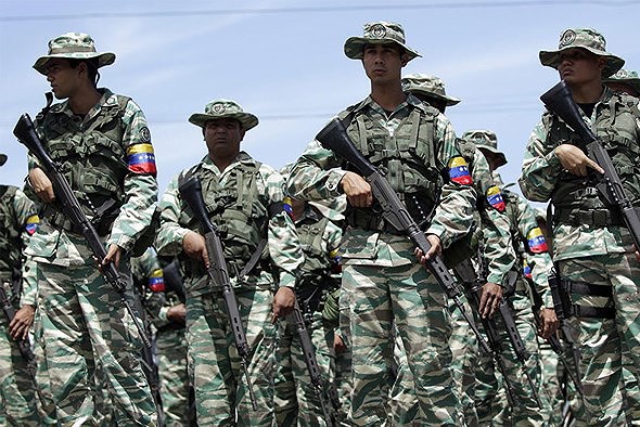 [ẢNH] Đấu súng dữ dội dọc biên giới Venezuela - Colombia - Ảnh 10.