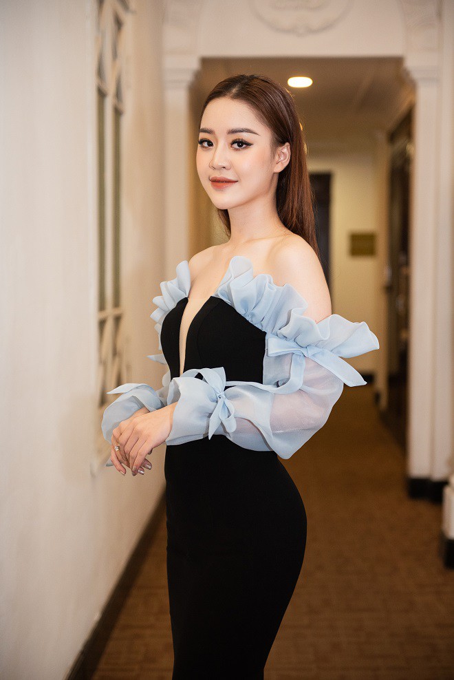 Hoàng Hải Thu khoe vai trần gợi cảm - Ảnh 6.