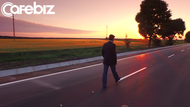 Sống quá nửa đời người, tôi ước giá như có người nói với mình những điều này sớm hơn: Hãy đối xử với mọi người tôn trọng như bạn dành cho ông mình và kiên nhẫn như bạn đối với em trai - Ảnh 1. Sống quá nửa đời người, tôi ước giá như có người nói với mình những điều này sớm hơn: Hãy đối xử với mọi người tôn trọng như bạn dành cho ông mình và kiên nhẫn như bạn đối với em trai - Ảnh 1.