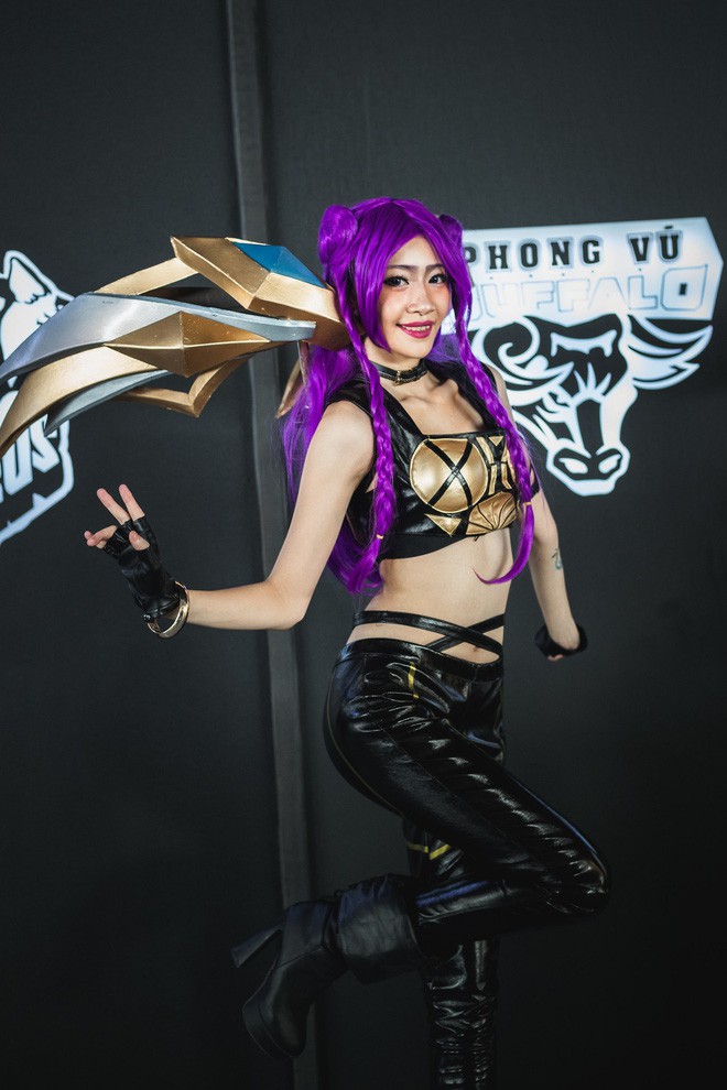 Ngắm nhìn dàn cosplay xinh đẹp làm nóng không khí trước thềm giải đấu MSI 2019 - Ảnh 4. Ngắm nhìn dàn cosplay xinh đẹp làm nóng không khí trước thềm giải đấu MSI 2019 - Ảnh 4.