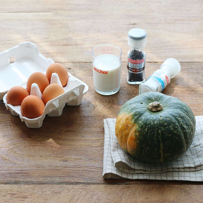 Mẹ có con lười ăn chậm tăng cân hãy thử ngay món bánh flan bí đỏ thần thánh này nhé! - Ảnh 1. Mẹ có con lười ăn chậm tăng cân hãy thử ngay món bánh flan bí đỏ thần thánh này nhé! - Ảnh 1.