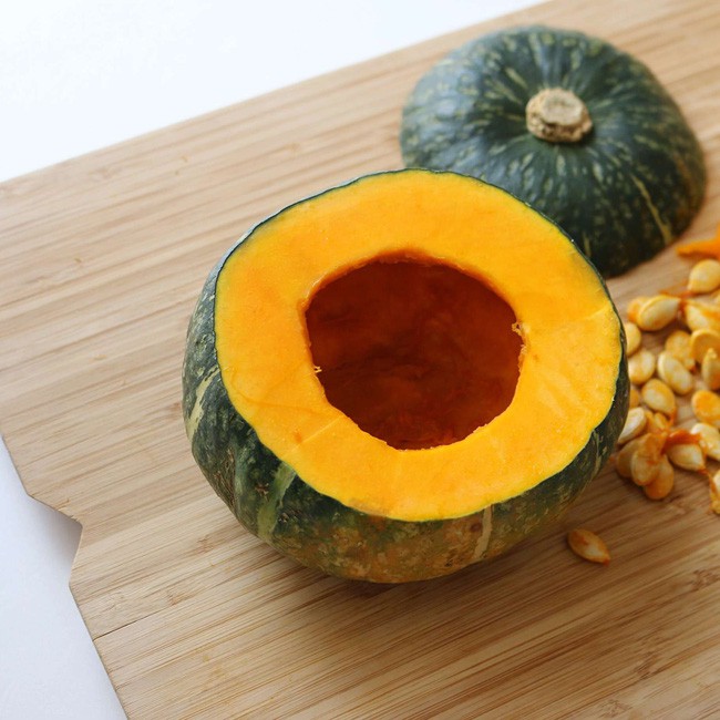 Mẹ có con lười ăn chậm tăng cân hãy thử ngay món bánh flan bí đỏ thần thánh này nhé! - Ảnh 2. Mẹ có con lười ăn chậm tăng cân hãy thử ngay món bánh flan bí đỏ thần thánh này nhé! - Ảnh 2.