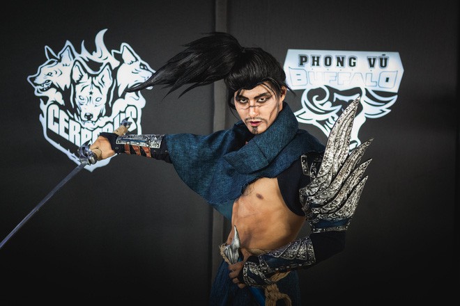 Ngắm nhìn dàn cosplay xinh đẹp làm nóng không khí trước thềm giải đấu MSI 2019 - Ảnh 5.